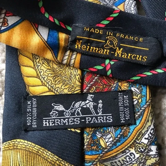 🏇 Hermes Silk Black & Gold Vintage Scarf Print Tie - Picture 2 of 6